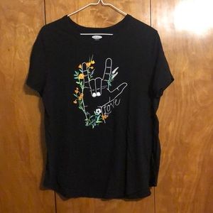 Black Old Navy Everywear tee.